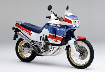 Emblema de robustez, la Africa Twin lista para aventura Emblema de robustez, la Africa Twin lista para aventura